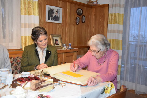 Eintrag ins Goldene Buch