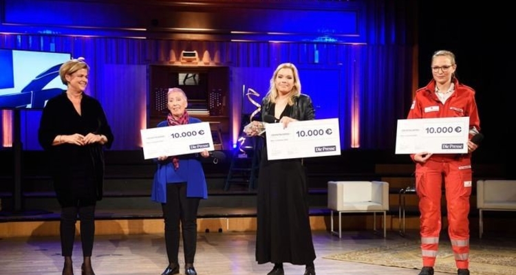 Elisabeth Cerwenka für ihr soziales Engagement ausgezeichnet Elisabeth Cerwenka für ihr soziales Engagement ausgezeichnet