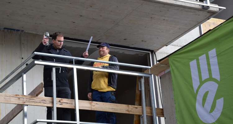 Firstfeier im Zentrum von Wörgl Firstfeier im Zentrum von Wörgl