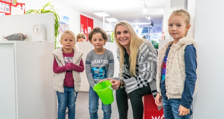 Glücksfeen ziehen GewinnerInnen Glücksfeen ziehen GewinnerInnen