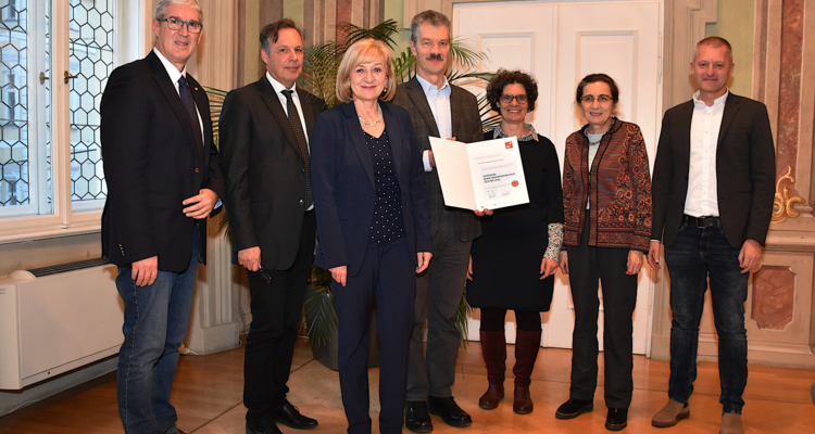 von links): Dipl.-Päd. Wolfgang Haslwanter (Bildungsdirektion), Bildungsdirektor Dr. Paul Gappmaier, Landesrä-tin Dr. Beate Palfrader, Direktor Dr. Johann Fellner (BRG Wörgl), Mag. Gudrun Steger (BRG Wörgl), Abteilungsleiterin Mag. Adolfine Gschließer, Mag. Ernst Larcher (BRG Wörgl) von links): Dipl.-Päd. Wolfgang Haslwanter (Bildungsdirektion), Bildungsdirektor Dr. Paul Gappmaier, Landesrä-tin Dr. Beate Palfrader, Direktor Dr. Johann Fellner (BRG Wörgl), Mag. Gudrun Steger (BRG Wörgl), Abteilungsleiterin Mag. Adolfine Gschließer, Mag. Ernst Larcher (BRG Wörgl)