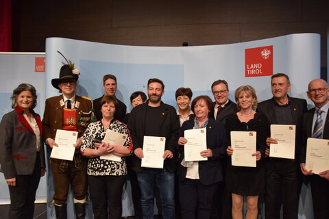 Landeshauptmann ehrt 10 WörglerInnen