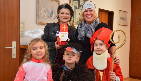 „Mini-Nikolaus“ brachte Geschenke