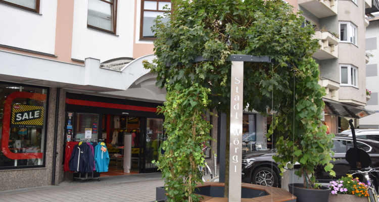 Neue Kommunikationsinsel in der Bahnhofstraße Neue Kommunikationsinsel in der Bahnhofstraße