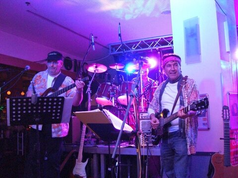 Peter Lindner (re.) mit seiner Band
