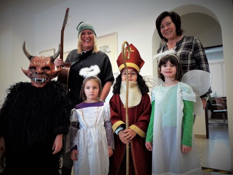 Sankt Nikolaus auf Besuch im Stadtamt