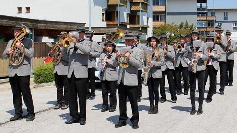 Traditionelles Maiblasen der Stadtmusikkapelle Wörgl