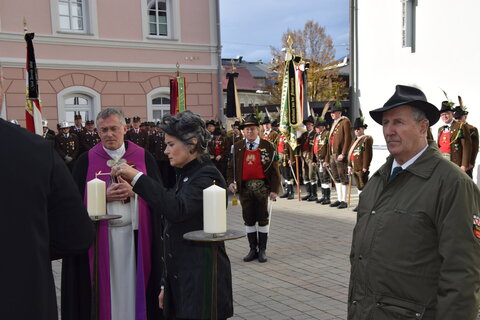Traditionsvereine gedenken Opfern beider Weltkriege