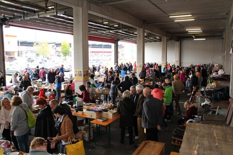 Trödelmarkt des Lions-Club wieder ein Publikumsmagnet