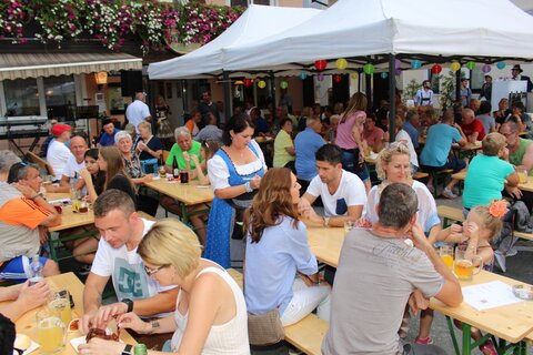 "Über die Gassn": Tolles Fest trotz Gewitterfront 