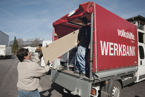 VOLKSHILFE WERKBANK: SECOND-HAND MÖBELMARKT WIEDER GEÖFFNET! 