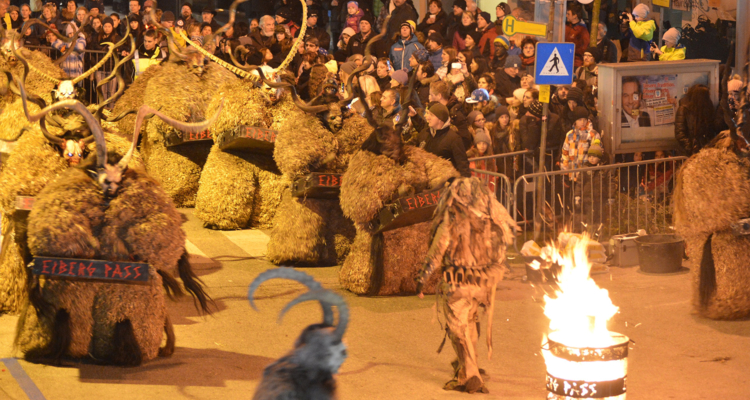 Weihnachtszauber in Wörgl: Perchtentreff und weitere Termine Leben findet Stadt beim Wörgler Christkindlmarkt Weihnachtszauber in Wörgl: Perchtentreff und weitere Termine Leben findet Stadt beim Wörgler Christkindlmarkt