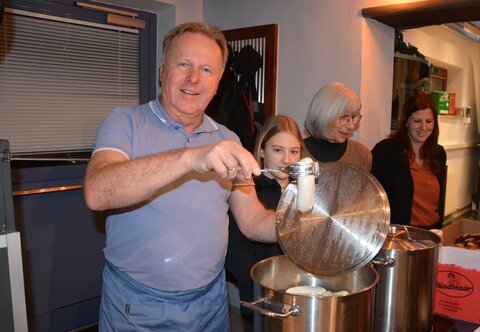 Weißwurscht-Party für guten Zweck