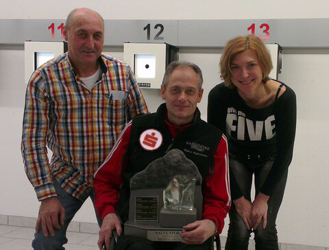 Wörgler Team mit Salvenkristall – v.l.: Bauhofer, Aufschnaiter, Antonevich