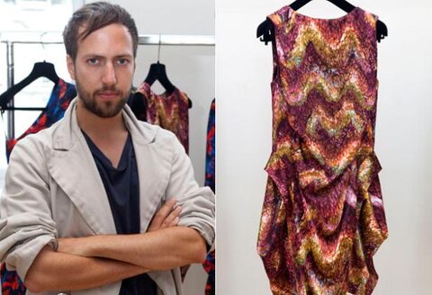 Peter Pilotto neben einer seiner Kreationen