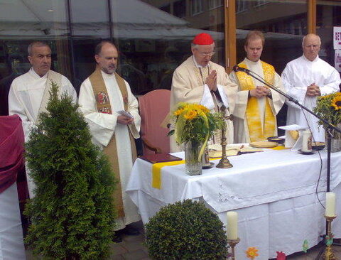 Erzbischof Dr. Alois Kothgasser zelebriert die Festmesse