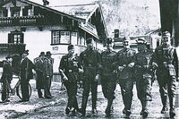 deutsche und österr. Soldaten in der Schachtnerstraße - 13. März 1938