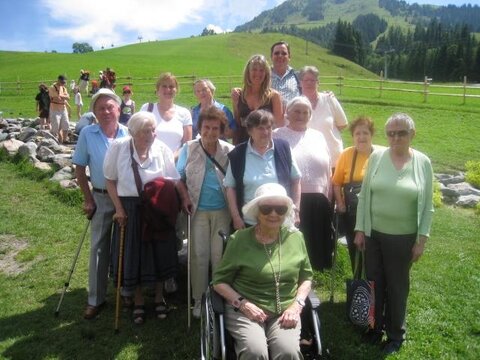 Die gesamte Kreativ- und Beschäftigungsgruppe inklusive Betreuer.