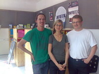 Klaur Ritzer, Julia Unterrainer und Thorsten Behrens im Infoeck