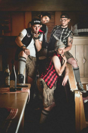 DIE ANALPHABETEN & LIQUID STEEL