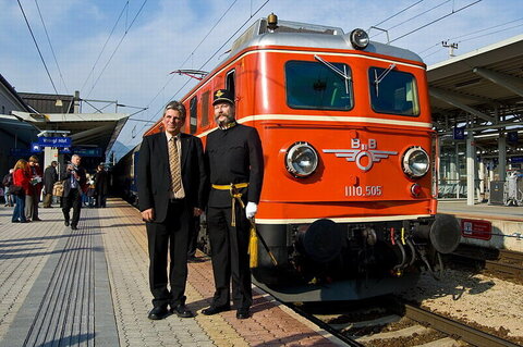 Bgm. Arno Abler und Dr. Arthur Pohl bei Loktaufe