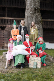 Theaterstück - "Frau Holle und der Weihnachtsmann"