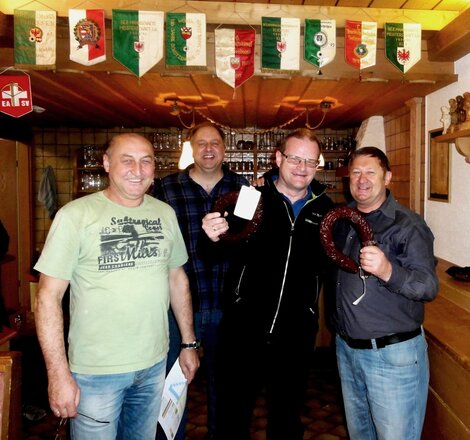 Die Schrepfer - Helmut Fischer (3.v.li.) und Willi Maier (re.), OSM Alfred Bauhofer (li.), Andi Obitzhofer (2.v.li.)