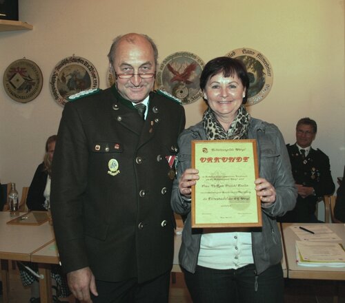 OSM Alfred Bauhofer, VBgmin. Evelin Treichl (Ehrennadel der Schützengilde Wörgl)