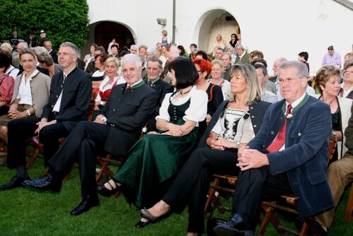 Jägerinnen und Jäger sowie Jagfreunde bei der 3. Tiroler Jägerinnen und Jägerwallfahrt