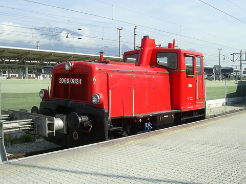 Eine alte Diesel-Verschublokomotive der Reihe 2060