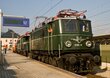 Nostalgielok Reihe 1040 am Bahnsteig 12 in Wörgl Hbf